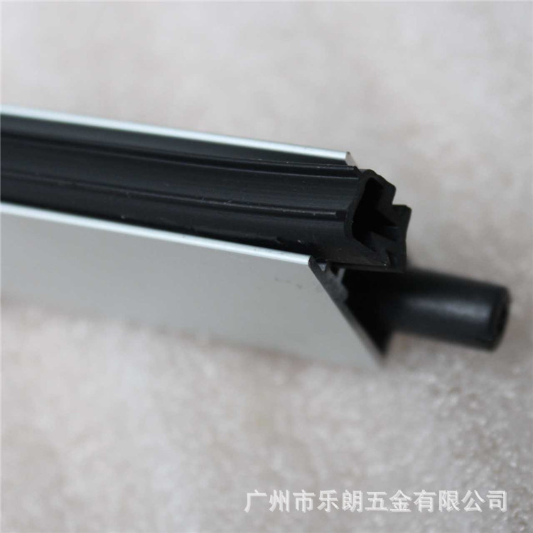 水蜜桃视频污在线观看蜜桃成人免费视频RDA-31 门底防尘器
